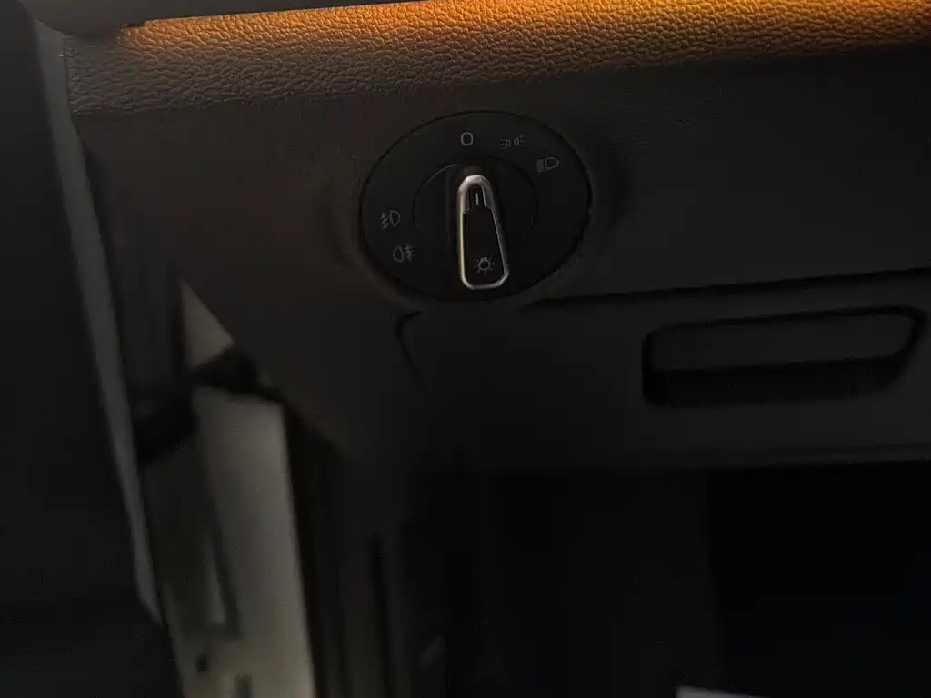Volkswagen Sagitar — миниатюра 10
