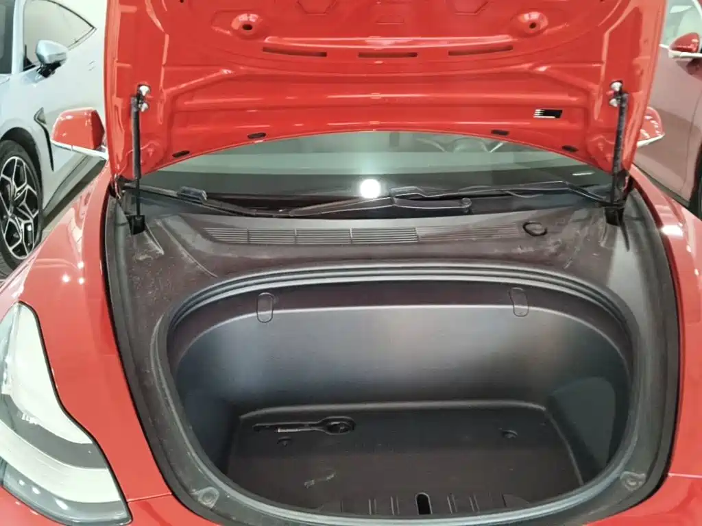 Tesla Model 3 — миниатюра 20
