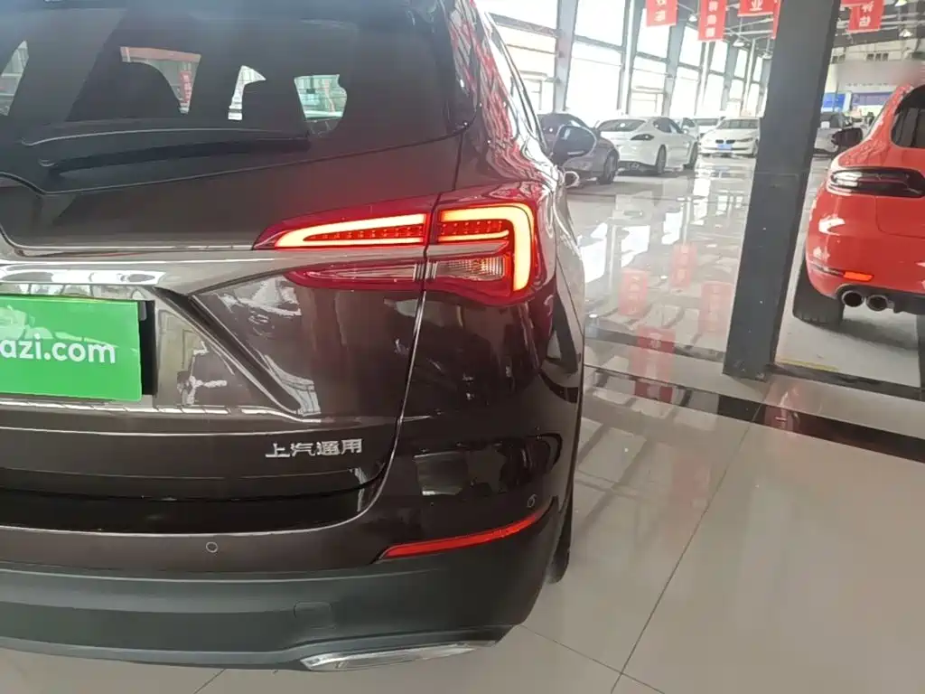 Buick Envision Plus — миниатюра 8