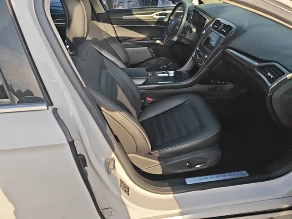 Ford Mondeo — миниатюра 25