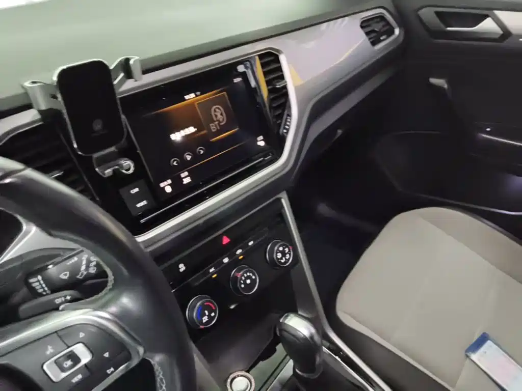 Volkswagen T-Roc — миниатюра 13