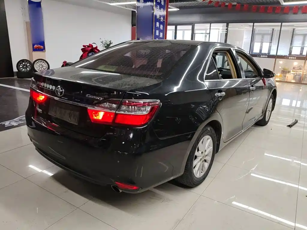 Toyota Camry — миниатюра 7