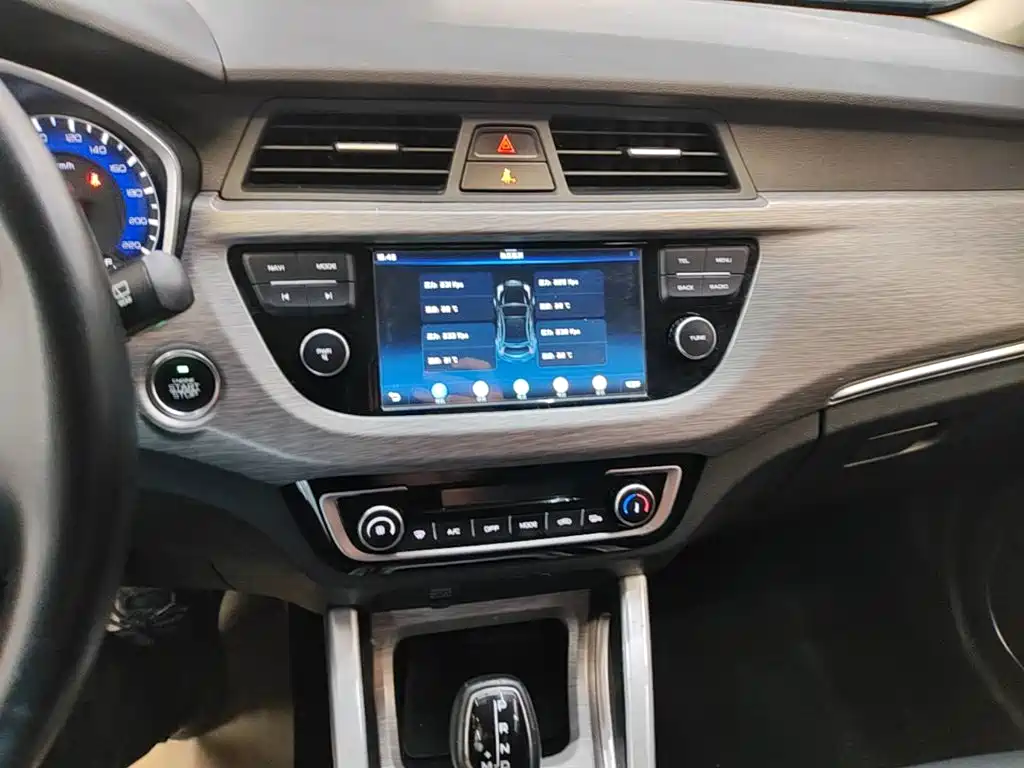 Geely Vision X3 — миниатюра 13