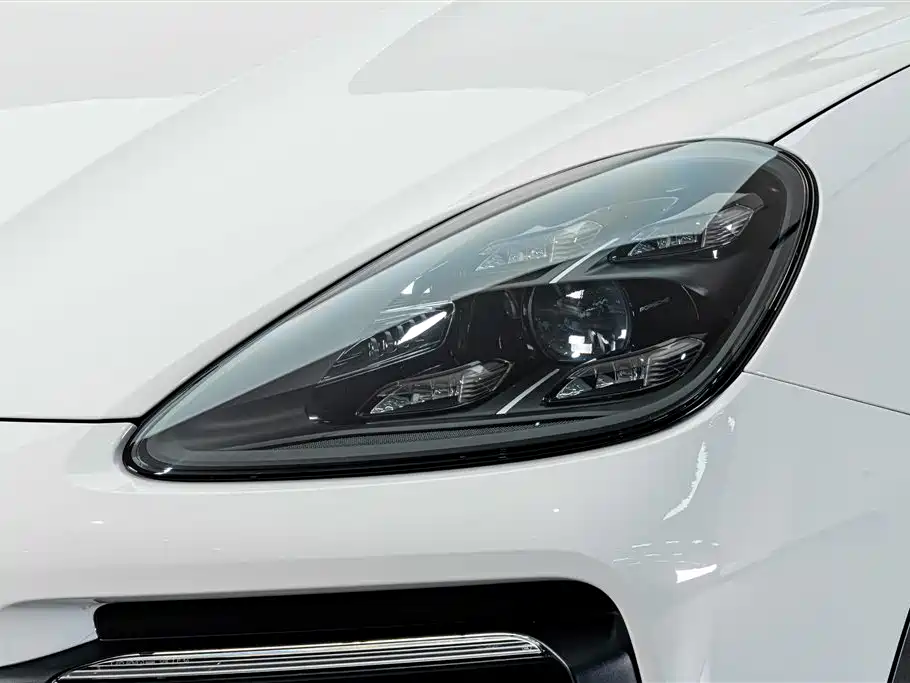 Porsche Cayenne — миниатюра 4