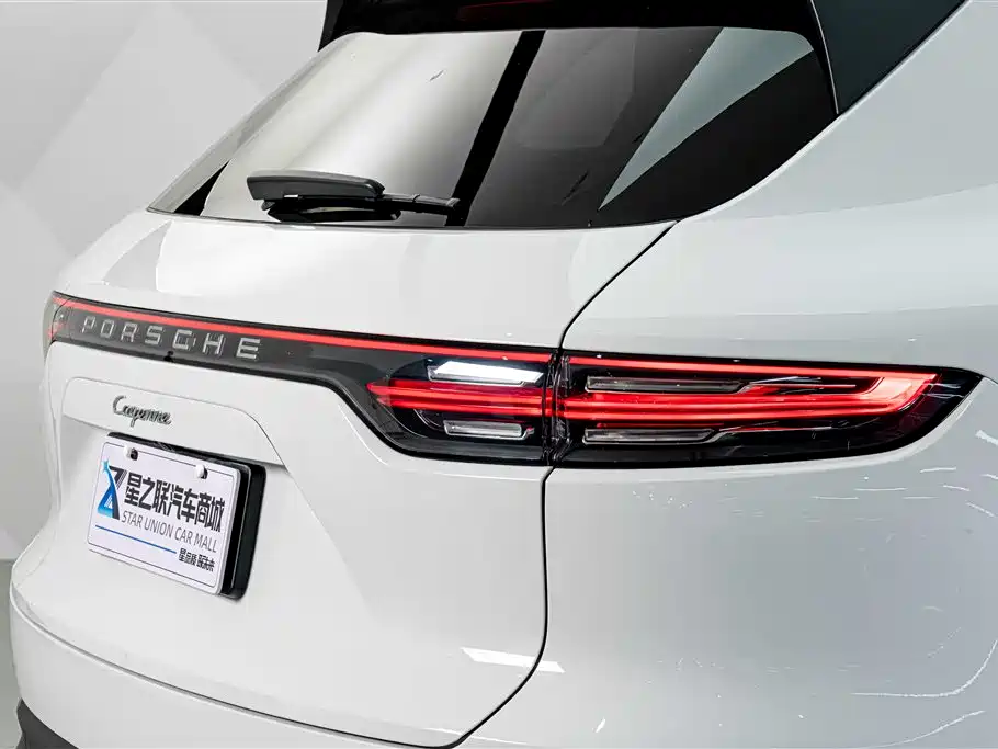 Porsche Cayenne — миниатюра 8