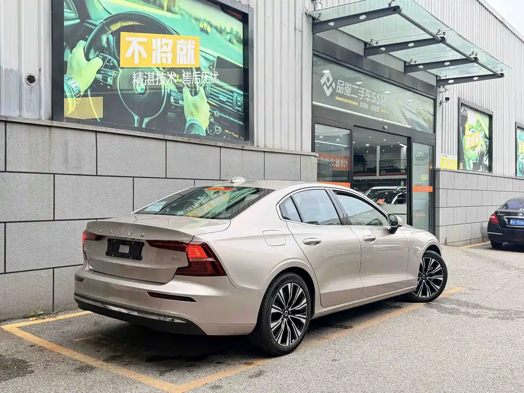 Volvo S60 — миниатюра 2