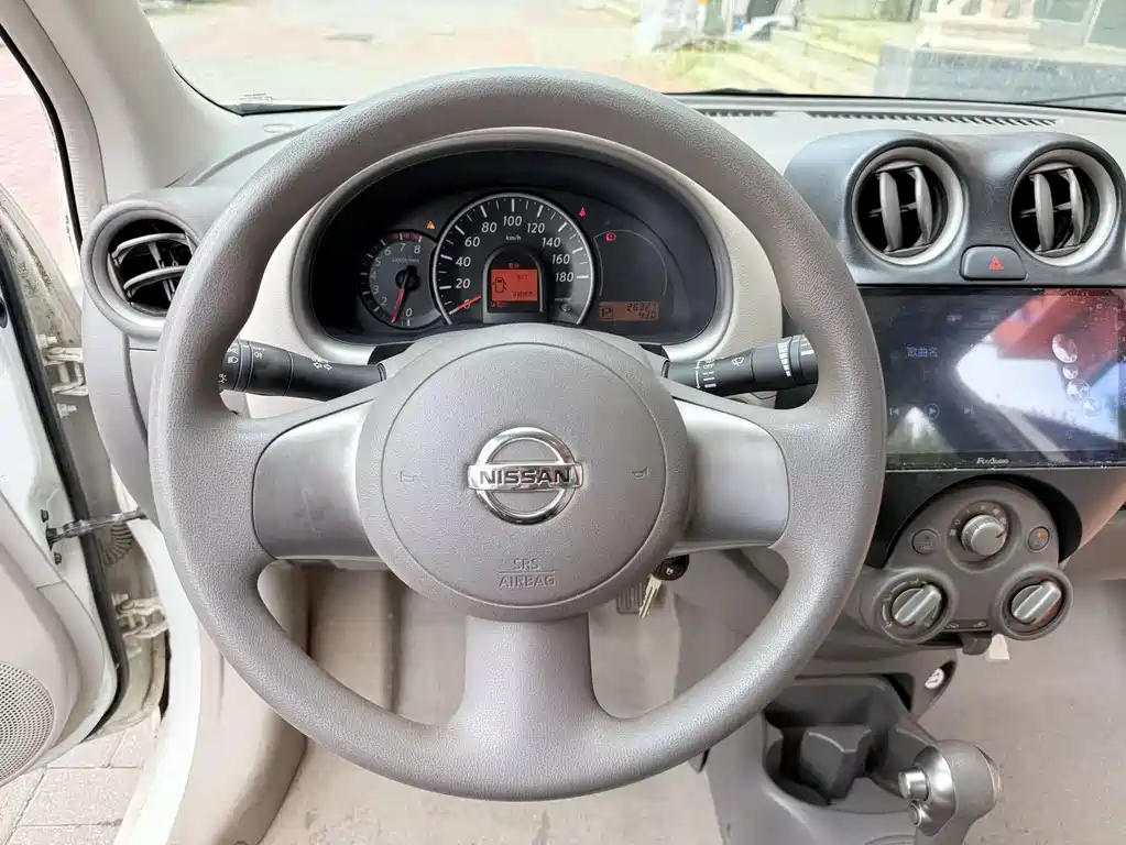 Nissan March — миниатюра 7