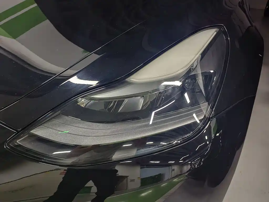 Tesla Model 3 — миниатюра 9