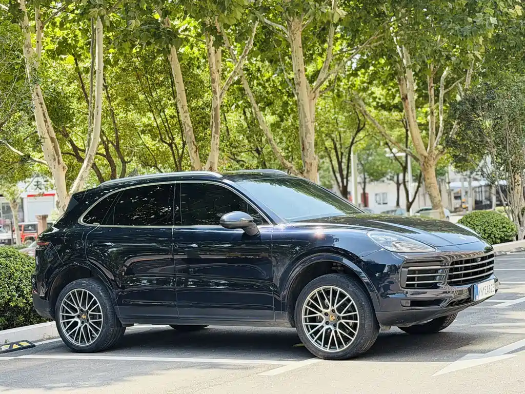 Porsche Cayenne — миниатюра 3