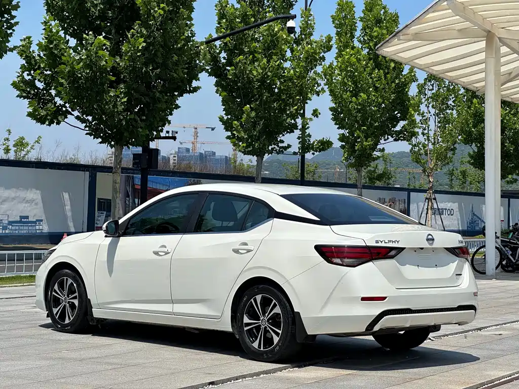 Nissan Sylphy 2020 1.6L XL CVT Enjoy