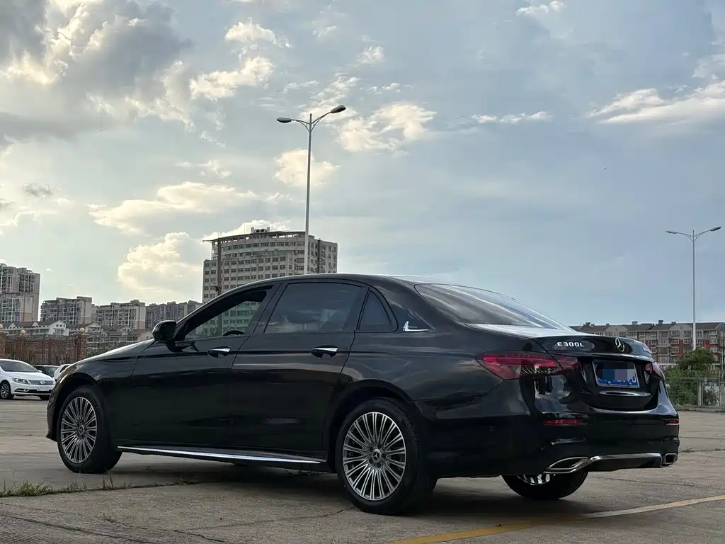 Mercedes-Benz E-Class — миниатюра 15