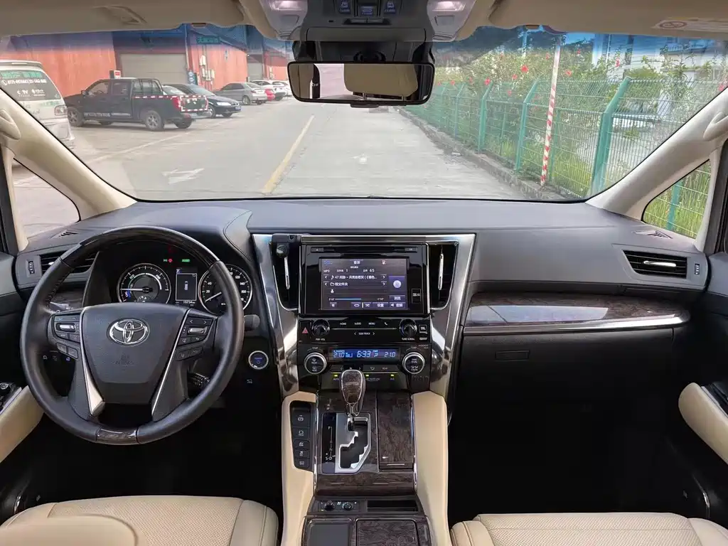Toyota Vellfire — миниатюра 5