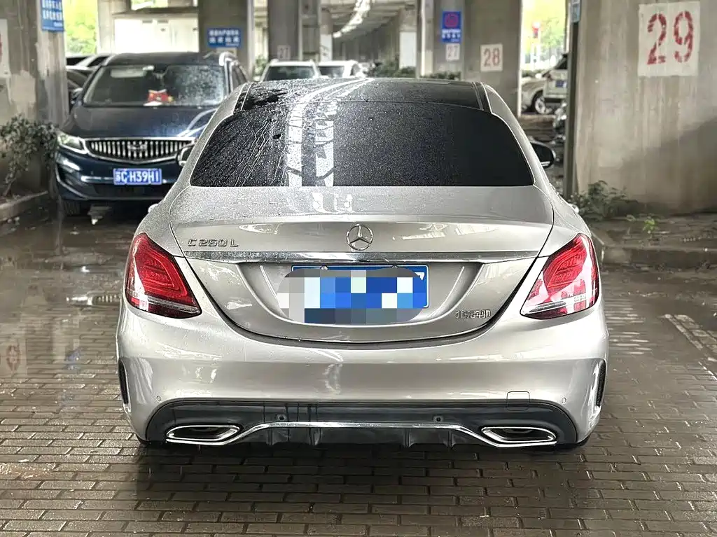 Mercedes-Benz C-Class — миниатюра 12