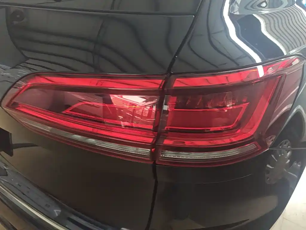 Volkswagen Touareg — миниатюра 8