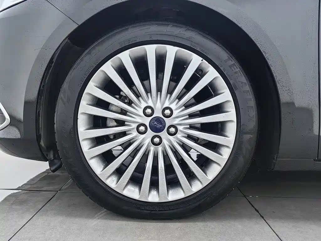 Ford Taurus — миниатюра 17