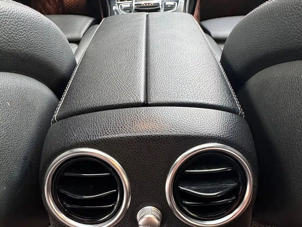 Mercedes-Benz C-Class — миниатюра 15