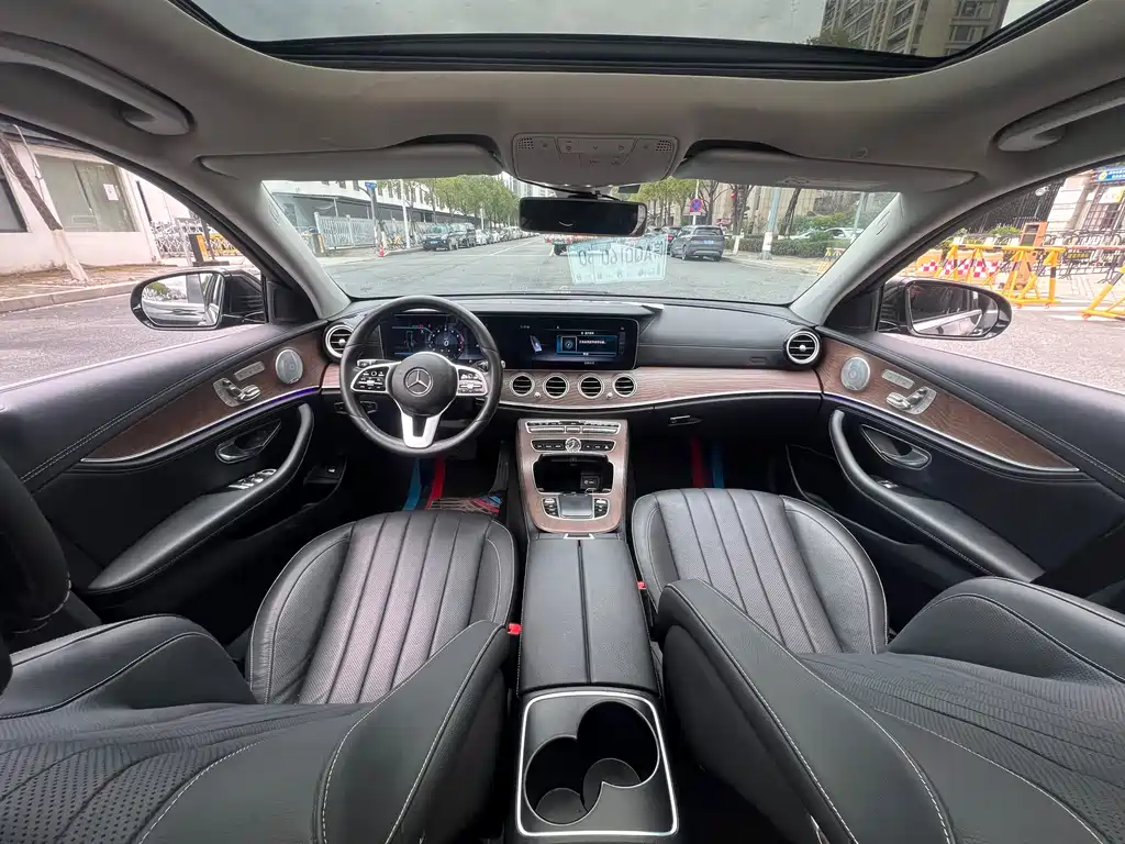 MERCEDES-BENZ E CLASS