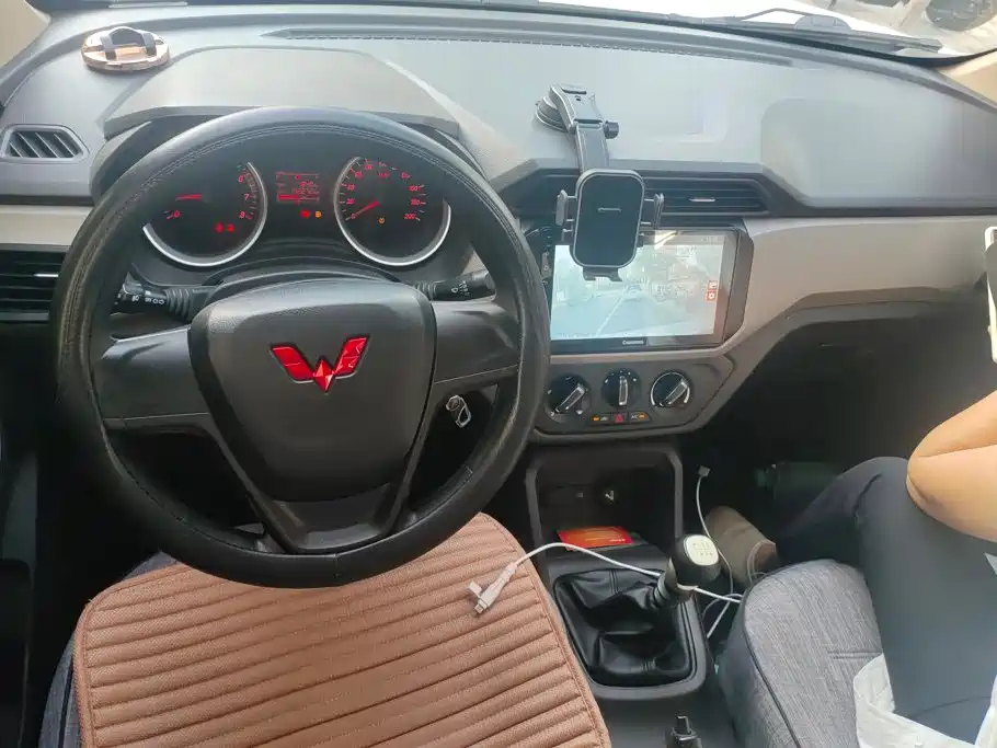 Wuling Hongguang — миниатюра 12