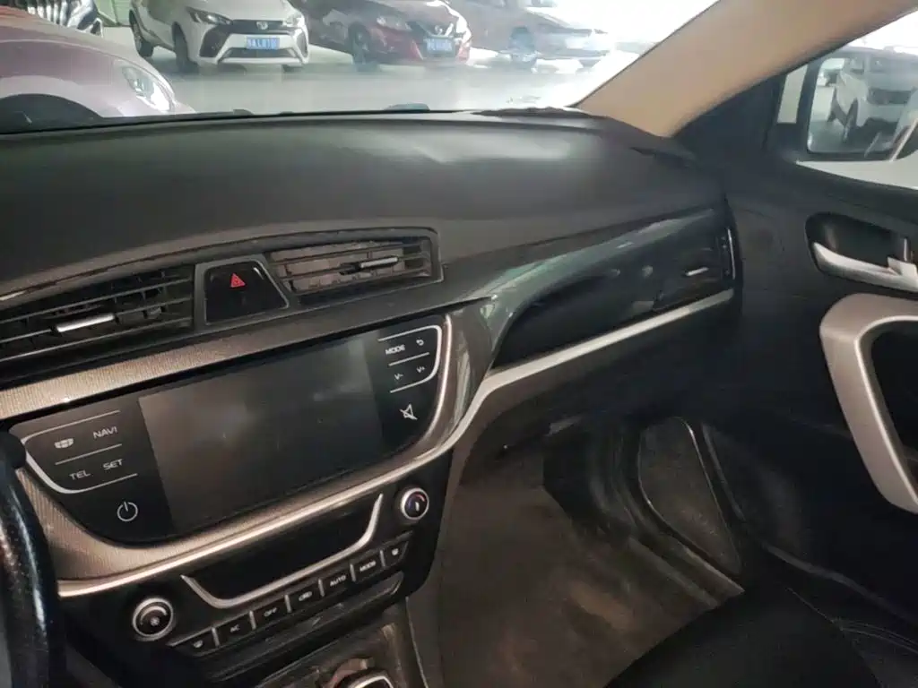 Geely Emgrand — миниатюра 13