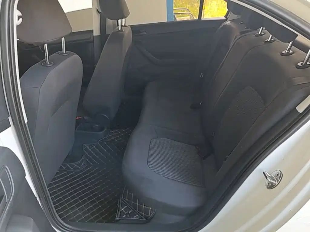 Volkswagen Santana — миниатюра 17