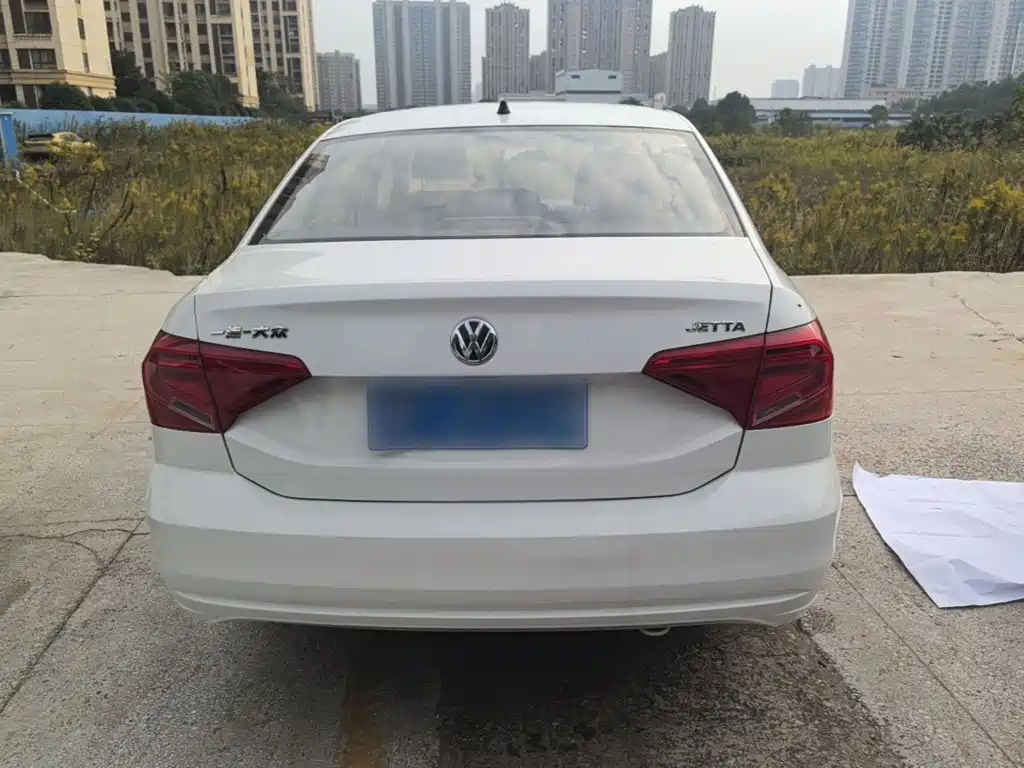 Volkswagen Jetta — миниатюра 6