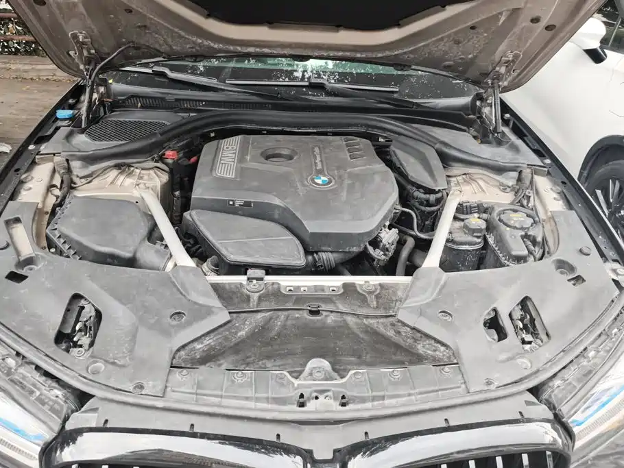 BMW 5 Series — миниатюра 10