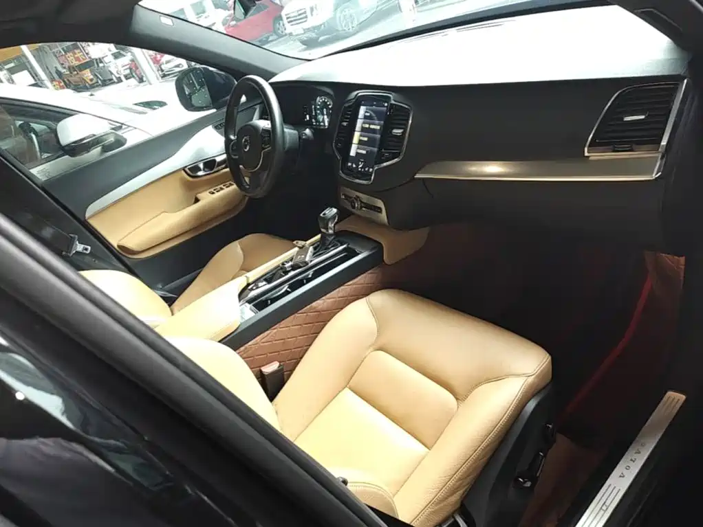 Volvo XC90 — миниатюра 25