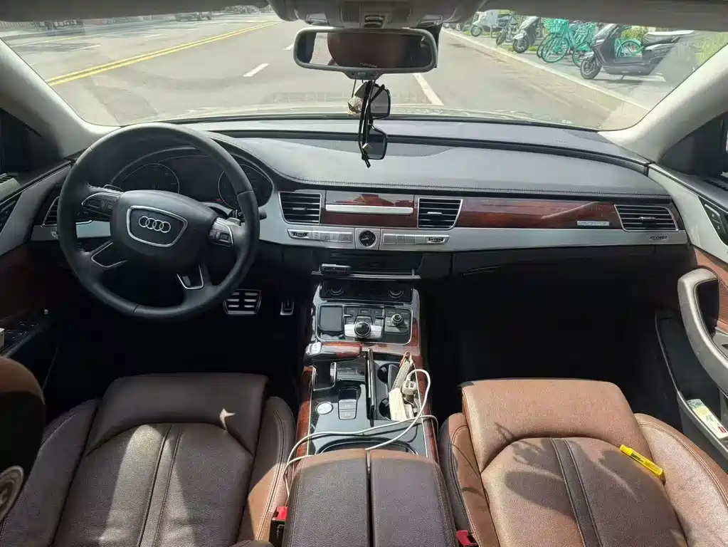 Audi A8 — миниатюра 5