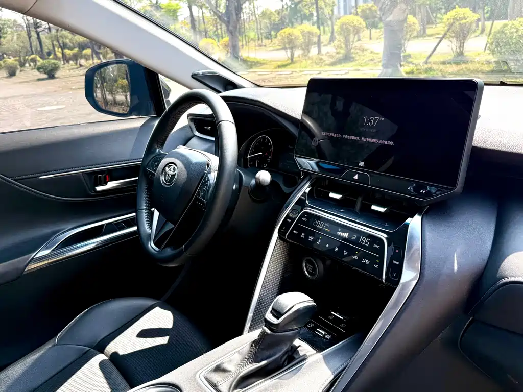 Toyota Venza 2.0L CVT 2WD Premium Edition, фото 13