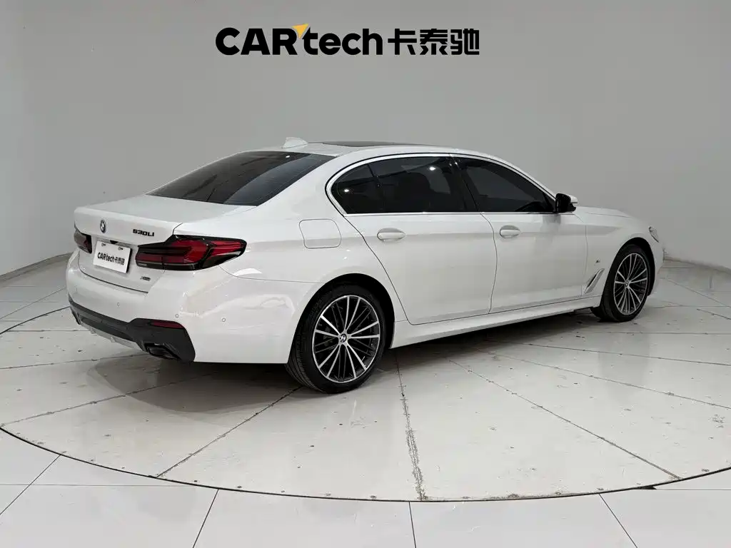 BMW 5 Series — миниатюра 5