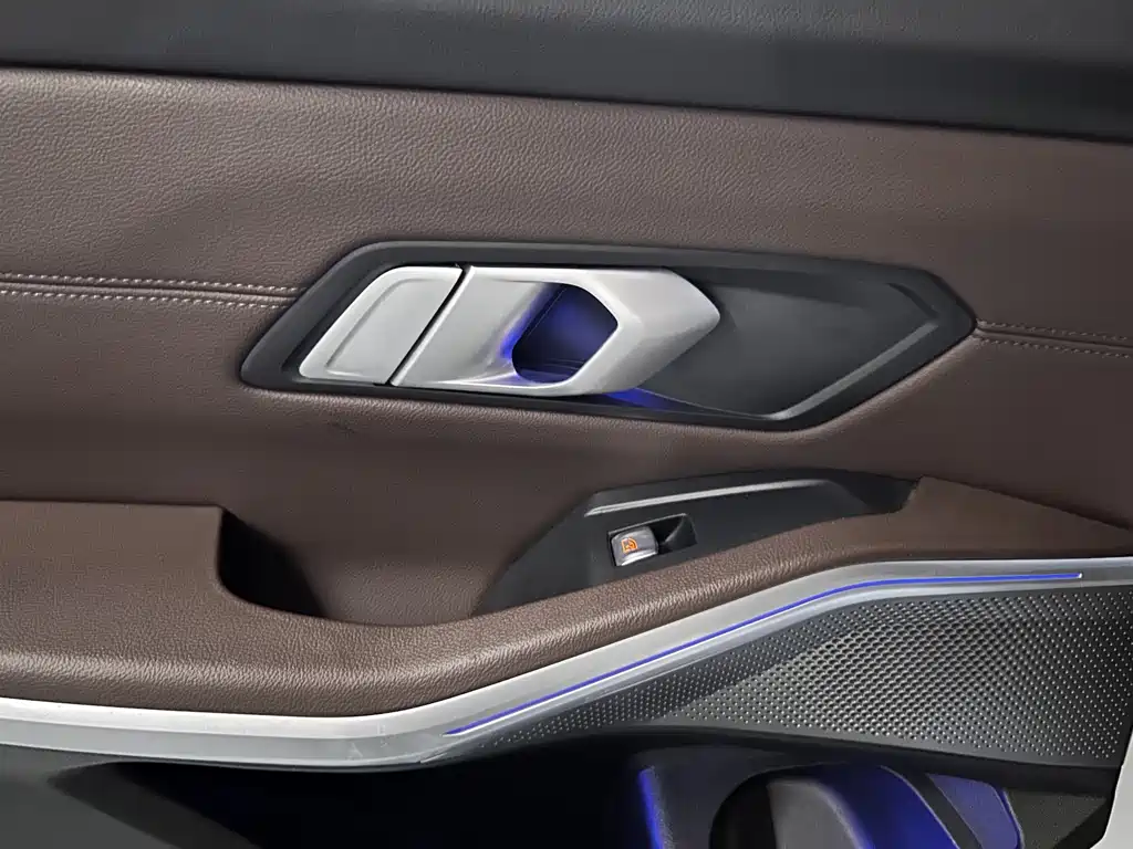 BMW 3 Series — миниатюра 14