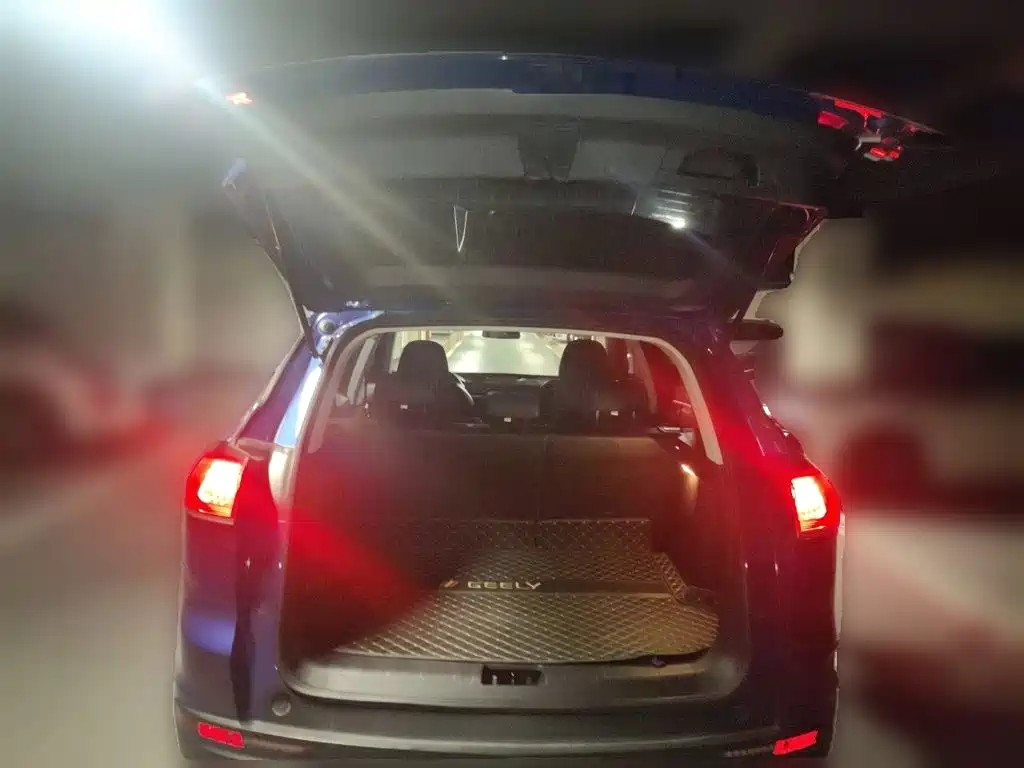 Geely Boyue — миниатюра 10