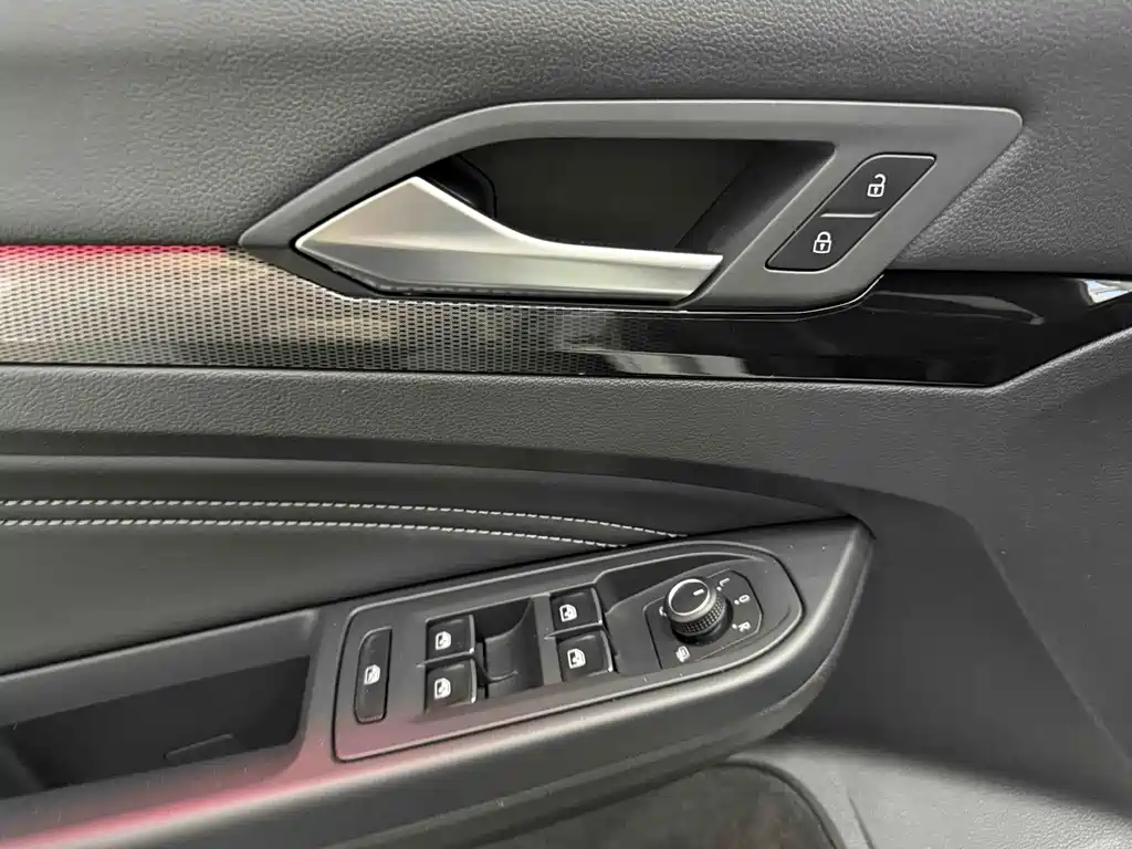 Volkswagen Golf — миниатюра 10