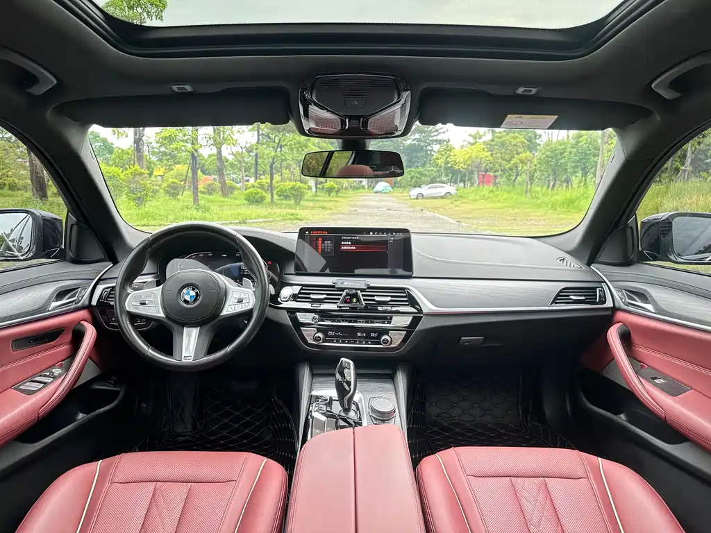 BMW 5 Series — миниатюра 9