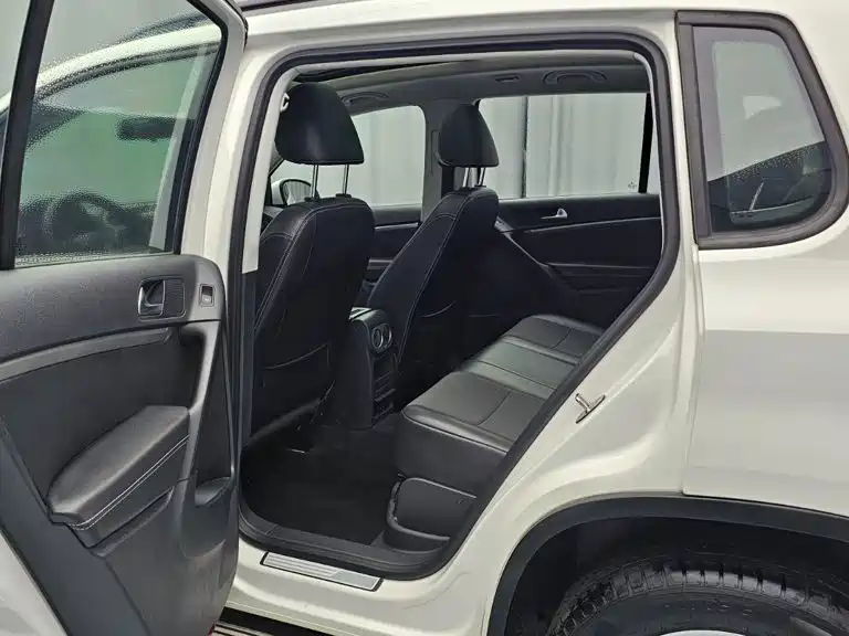 Volkswagen Tiguan — миниатюра 12