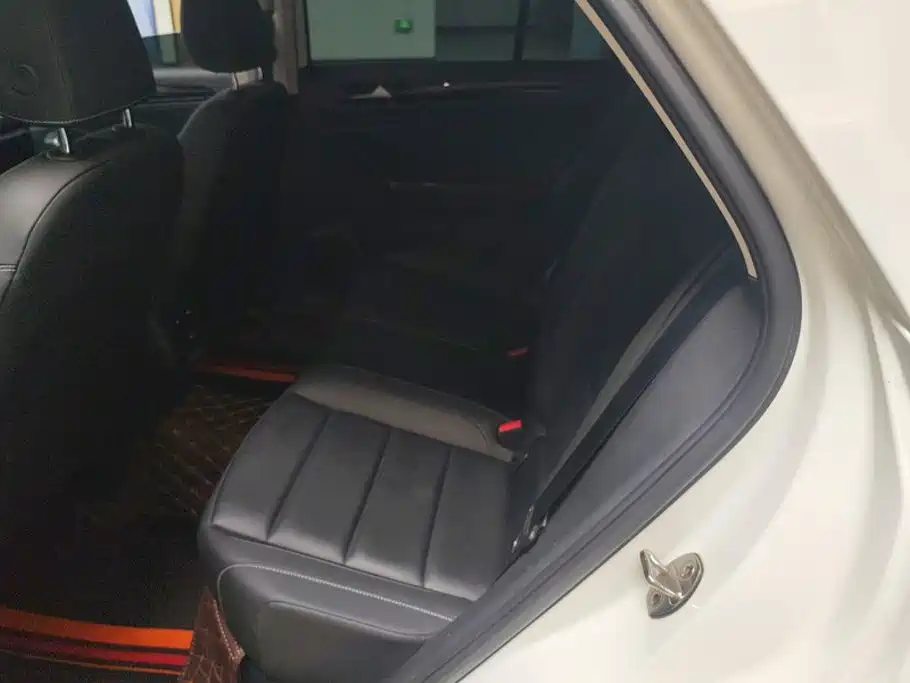 Volkswagen T-Roc — миниатюра 11