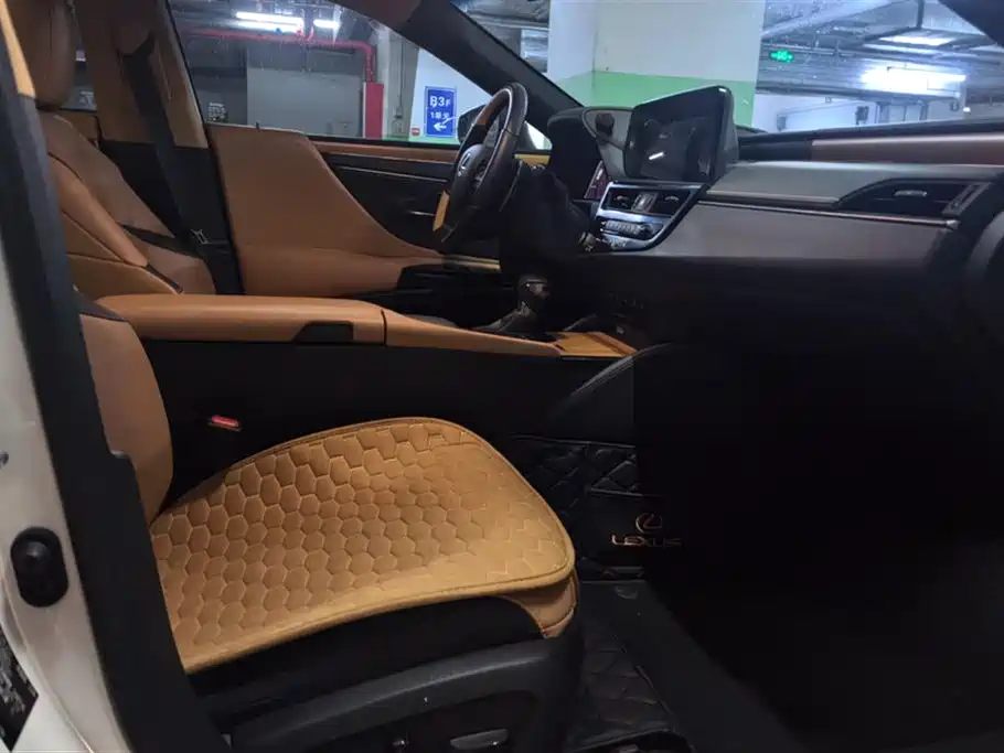 Lexus ES 2021 300h Executive