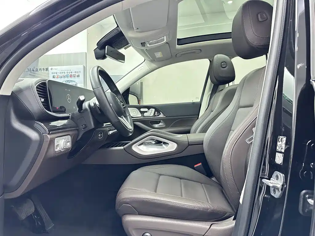 Mercedes-Benz GLS — миниатюра 18