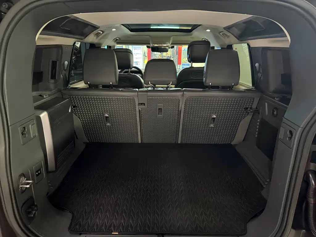 Land Rover Defender — миниатюра 18