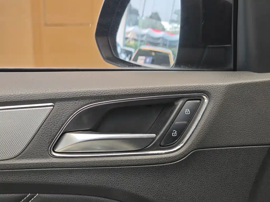 Roewe RX5 2016 20T AT Smart