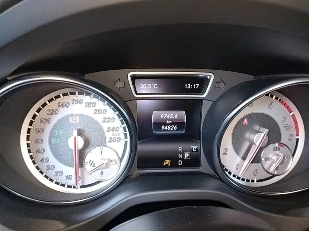 Mercedes-Benz GLA — миниатюра 12