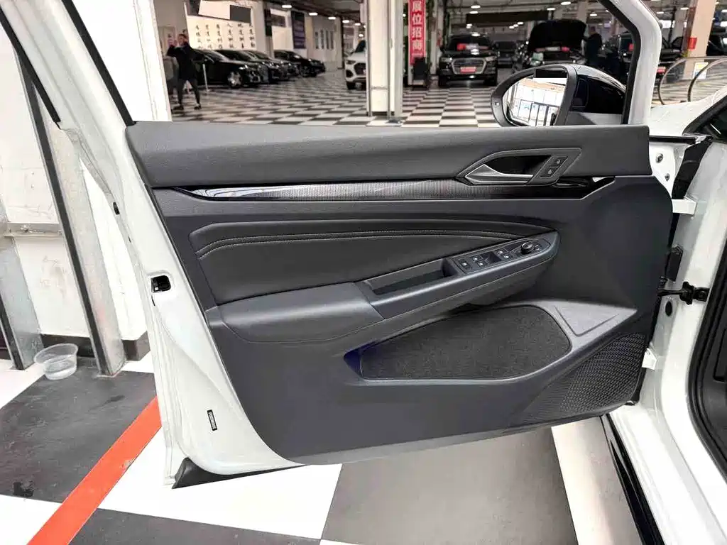Volkswagen Golf — миниатюра 6