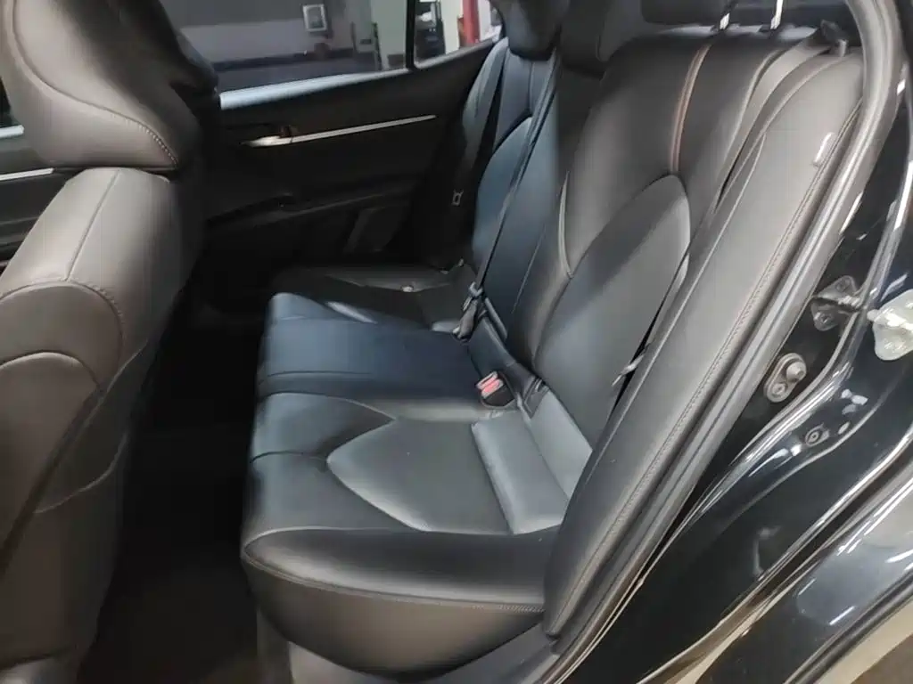 Toyota Camry — миниатюра 17