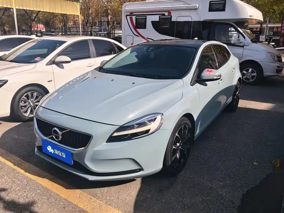 Volvo V40