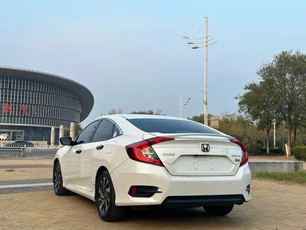 Honda Civic — миниатюра 6