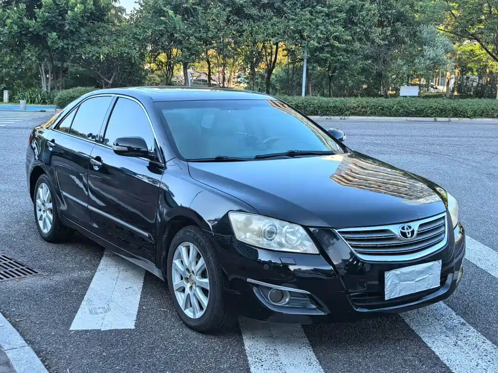 Toyota Camry — миниатюра 3