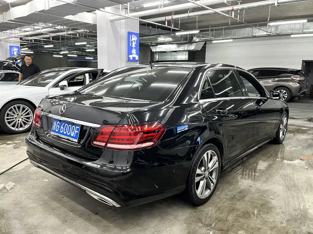 Mercedes-Benz E-Class — миниатюра 5