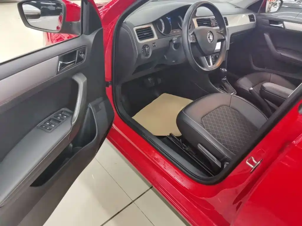 Skoda Rapid Spaceback — миниатюра 16