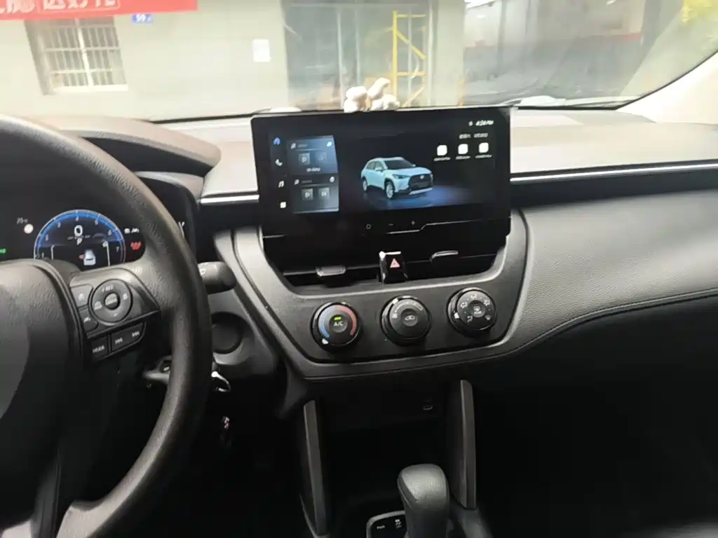 Toyota Corolla Cross — миниатюра 9