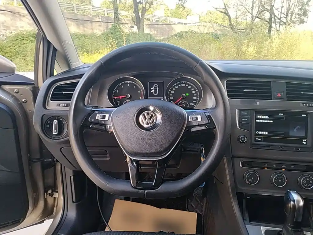 Volkswagen Golf — миниатюра 11